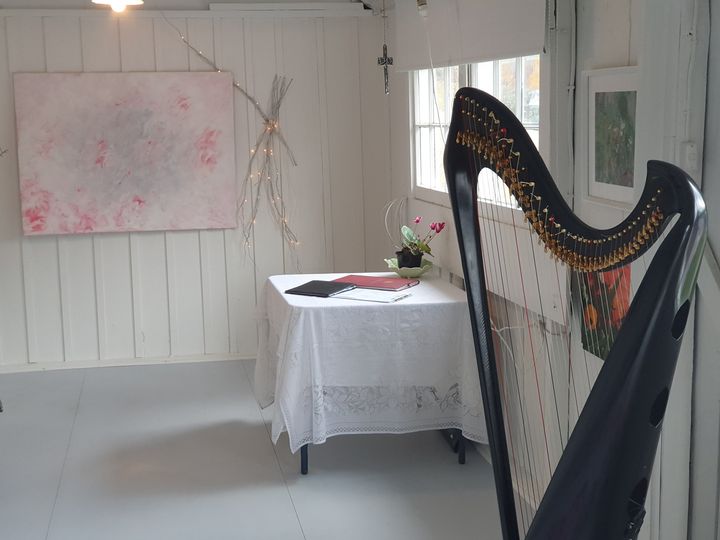 Bush Retreat Chapel Harp